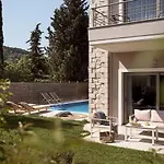Avesta Private - Iokasti Vila